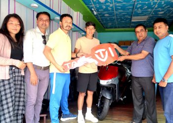 सावित्रालाई खेलकुद पत्रकार मञ्च गण्डकीद्वारा स्कुटर हस्तान्तरण