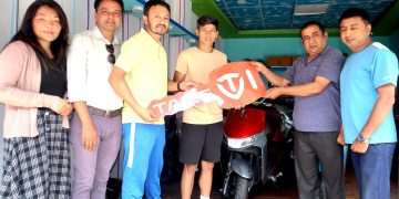सावित्रालाई खेलकुद पत्रकार मञ्च गण्डकीद्वारा स्कुटर हस्तान्तरण