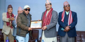 गीतकार सागर बास्तोला काठमाडौंमा सम्मानित