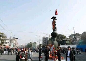 राष्ट्रपति पौडेलद्वारा पृथ्वीनारायण शाहको शालिकमा माल्यार्पण