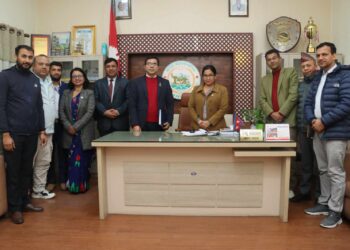 महानगर प्रमुख दाहाल र निक्षेप तथा कर्जा सुरक्षण कोषका कार्यकारी अधिकृत घिमिरेबीच छलफल