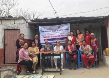 इन्नरवहिल कल्ब अफ अन्नपूर्णले सिलाई मेसिन सहयोग गर्याे