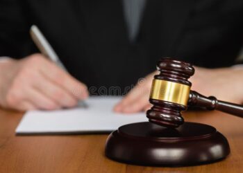 फैसाला को आशमा झुन्डिएका मुद्दाहरु