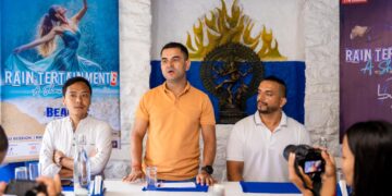 रेन्टरटेनमेन्ट : संगीत, फेशन सो र झरीको फ्युजन