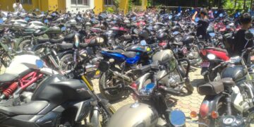 पोखरामा होहल्ला मच्चाउँदै मोटरसाइकल हुइँक्याउने चालक धमाधम कारबाहीमा