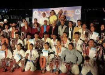 माछापुच्छ्रे फुलकन्ट्याक्ट कराँते च्याम्पियन: मोसेस कुमाल र विनिता घर्तीमगर