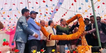 माओवादी अध्यक्ष प्रचण्डलाई ७१ केजीको माला लगाइ सम्मान