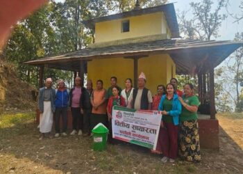 सिवाईसी साकोस अर्जेवाद्वारा देउराली देवी मन्दिर परिसर सरसफाई